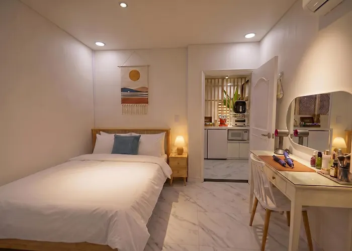 Jt Tailored Service Near Hyehwa Station * Seoul