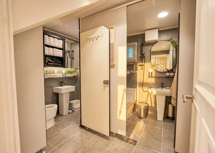 Jt Tailored Service Near Hyehwa Station * Seoul