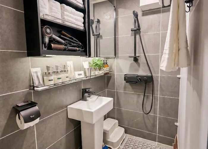 Jt Tailored Service Near Hyehwa Station