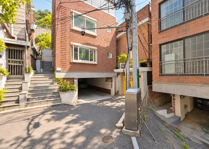 Jt Tailored Service Near Hyehwa Station *